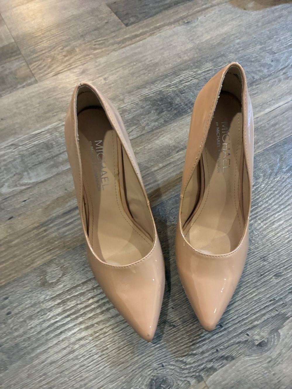 Michael by Michael Shannon Women's Tan/Nude Mob Wife 5” Stiletto pumps Sz 6